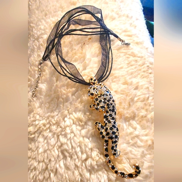 🌹NWT 18K GF Necklace Enamel, crystals, BROOCH/Pendant - Picture 6 of 15